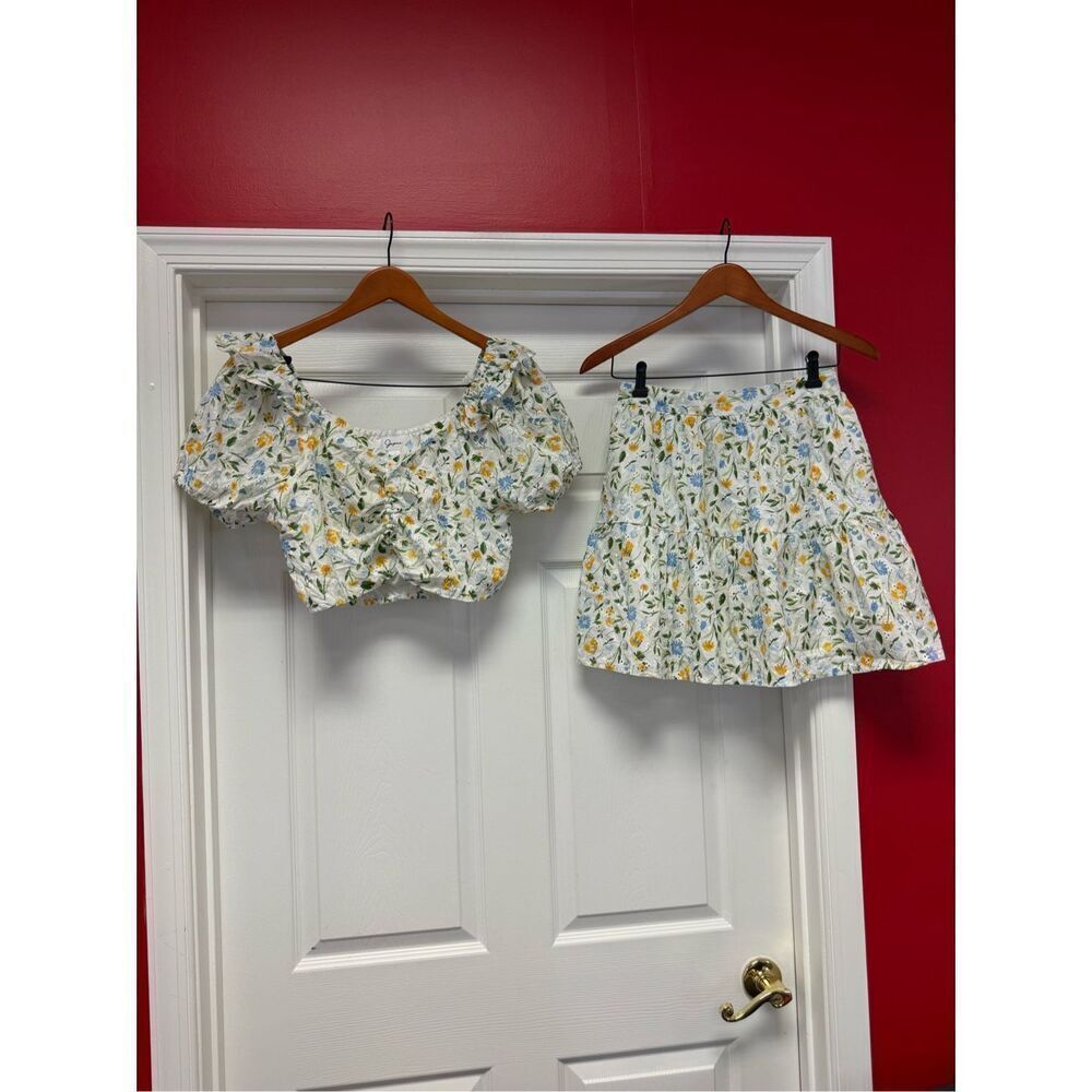 Japna Cream Floral Cropped Eyelet Mini Skirt Set sz M/L EUC